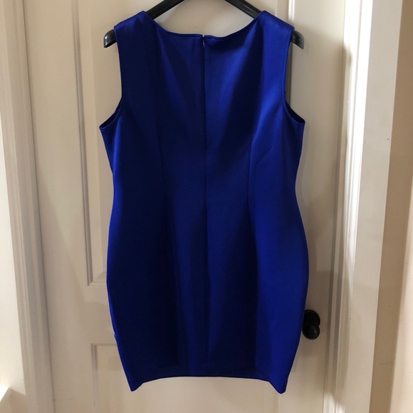 Beautiful Blue Plus Sized Party Dress - Picture 4 of 4